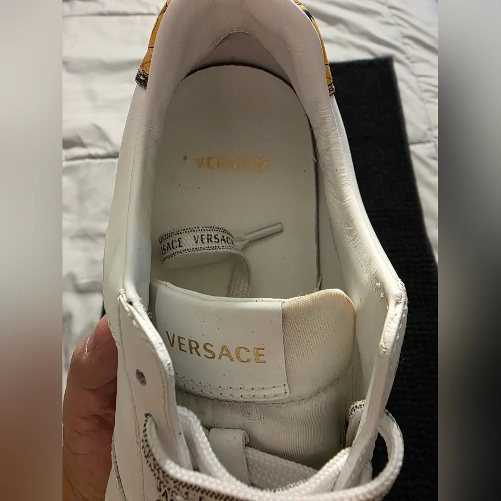 Authentic Versace White Leather Logo Lace-Up Trainers with Branded Laces - Picture 2 of 6